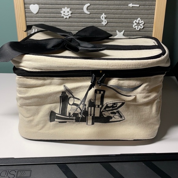 HALLMART COLLECTIBLES
Canvas Cosmetic Bag - Picture 10 of 10